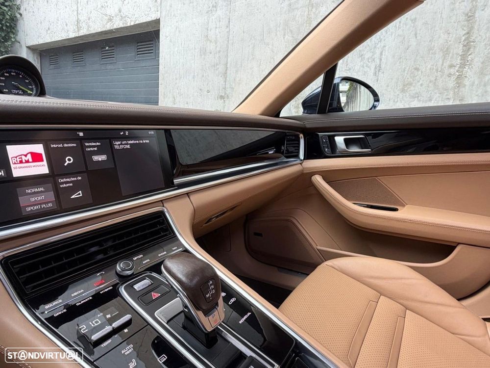 Porsche Panamera 4 E-Hybrid Platinum Edition - 13