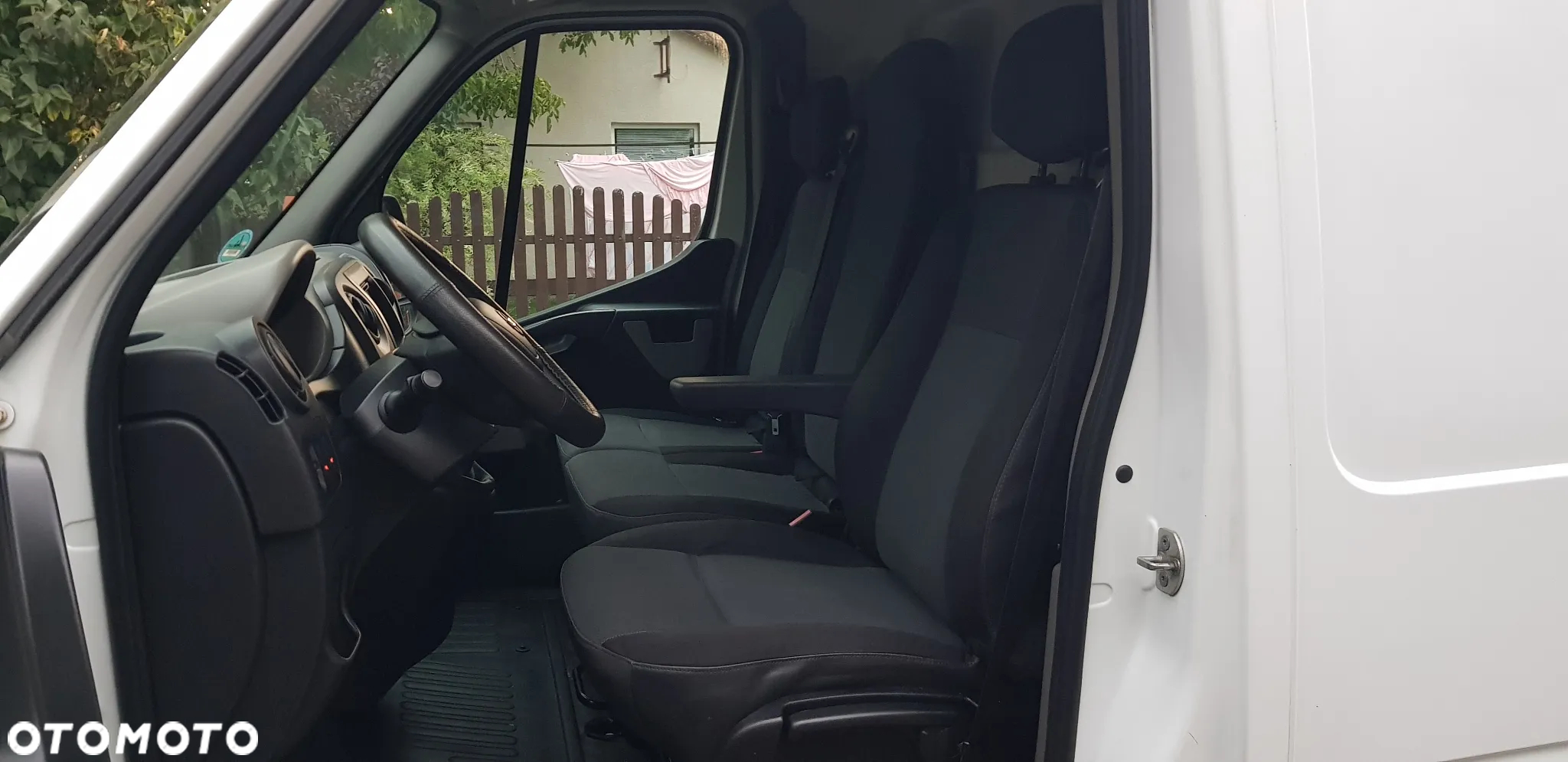 Nissan NV 400 - 14