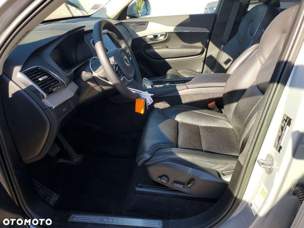 Volvo XC 90 - 8