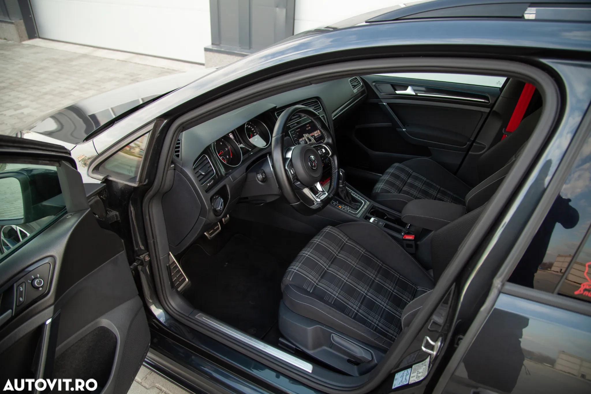 Volkswagen Golf - 14