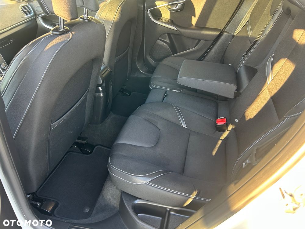 Volvo V40 D2 Kinetic - 11