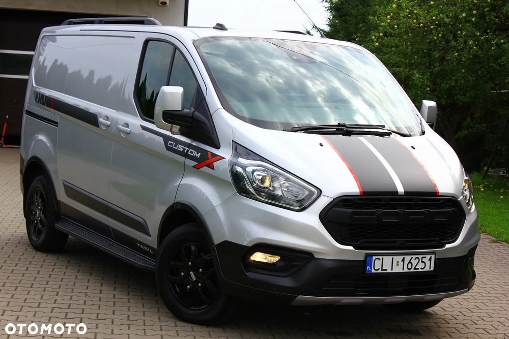 Ford TRANSIT CUSTOM TRAIL 2.0 TDCI 131KM 3 OSOBOWY NAVIGACJA KAMERA FELGI FULL OPCJA STAN PERFEKT FV23% - 1