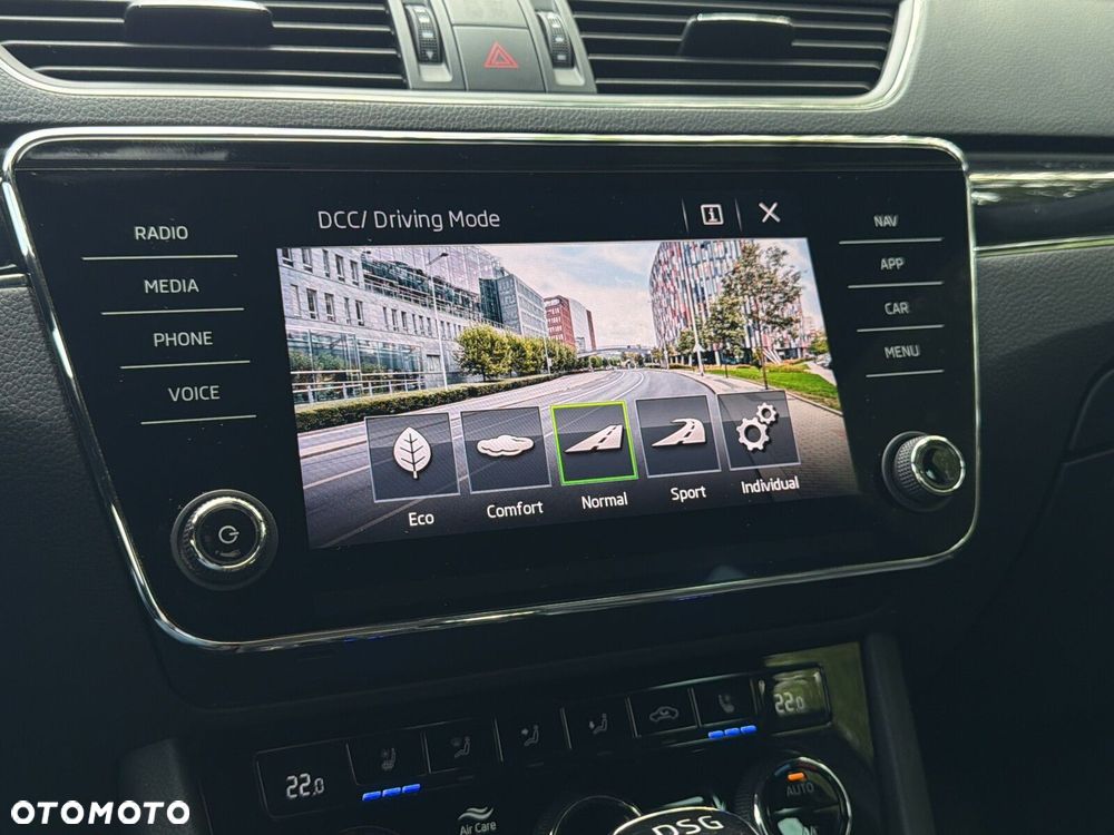 Skoda Superb 2.0 TDI SCR 4x4 L&K DSG - 23