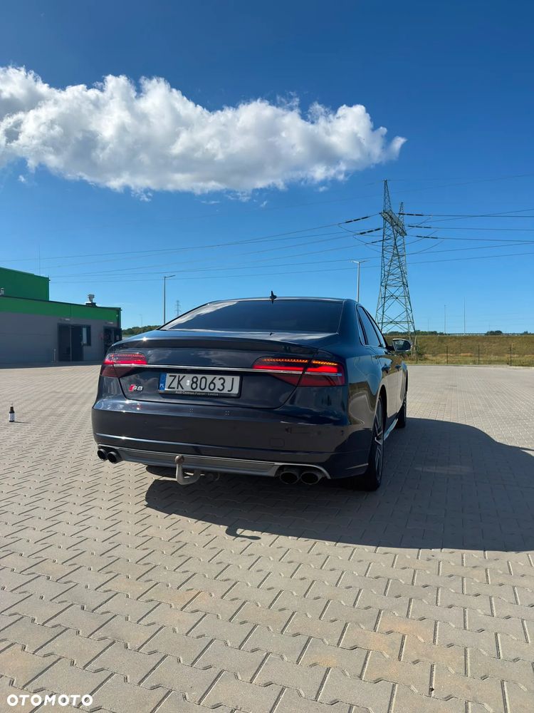 Audi S8 - 19