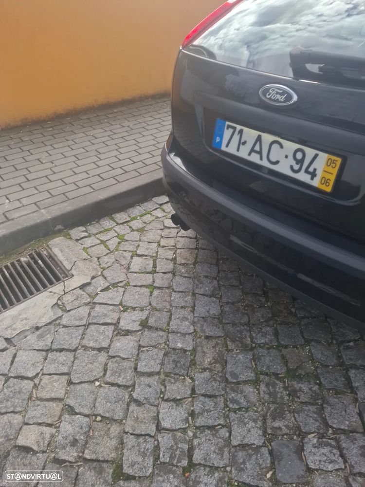 Ford Focus 1.4 16V Sport - 4