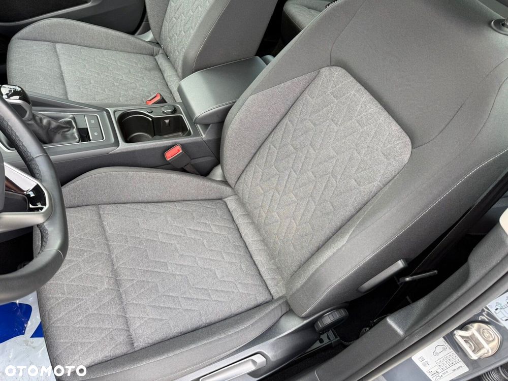 Volkswagen Golf Variant - 11