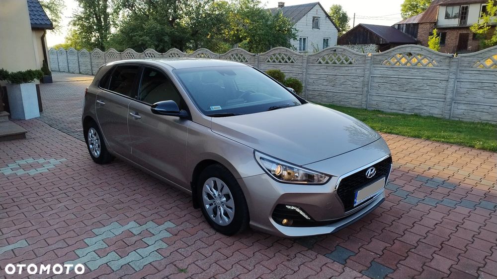 Hyundai i30 1.4 BlueDrive Go - 26