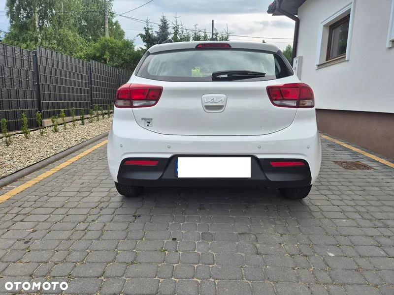 Kia Rio 1.2 L - 5