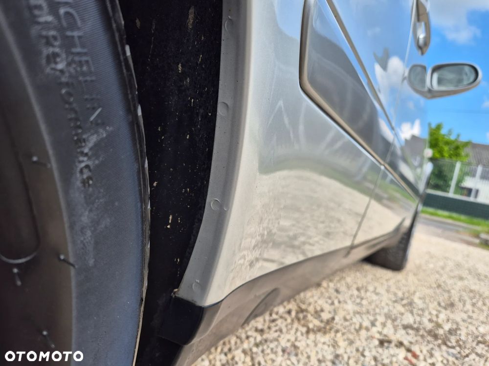 Mercedes-Benz CLK - 23