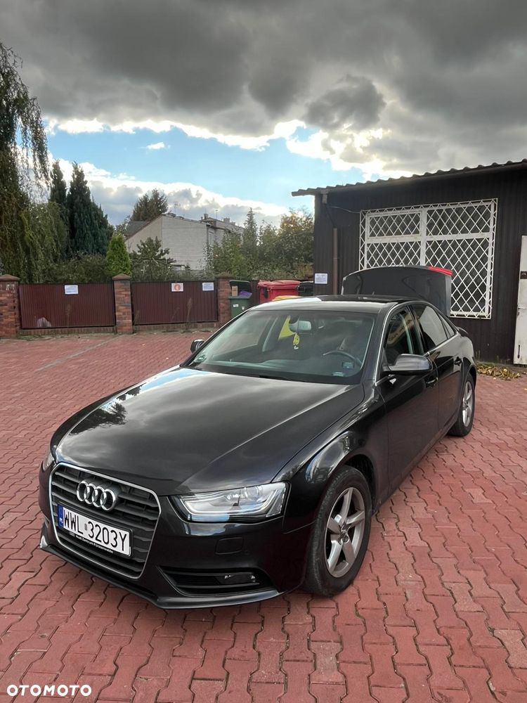 Audi A4 Limousine - 1