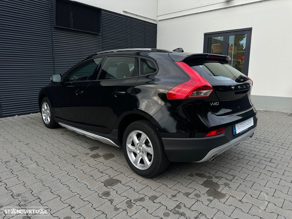 Volvo V40 Cross Country 1.5 T3 Momentum Geartronic - 6