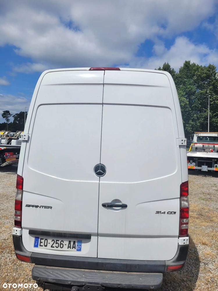 Mercedes-Benz Sprinter - 10