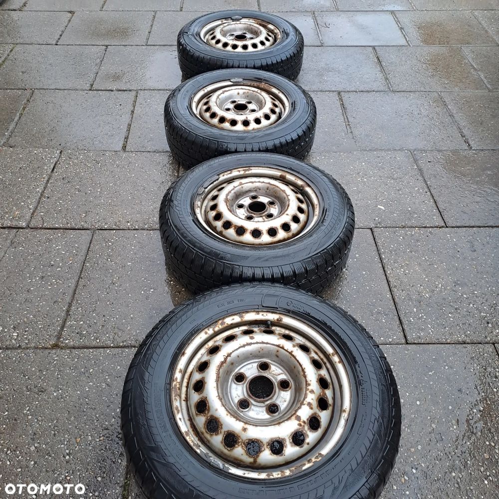Volkswagen Transporter T4 komplet felg stalowych z oponami zima 195/70 R15C