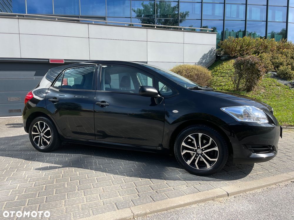 Toyota Auris 1.33 VVT-i - 4