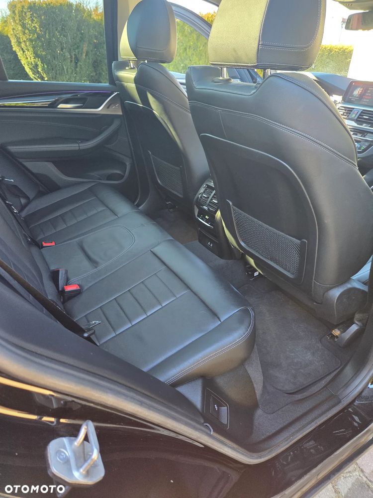 BMW X3 sDrive18d xLine - 19