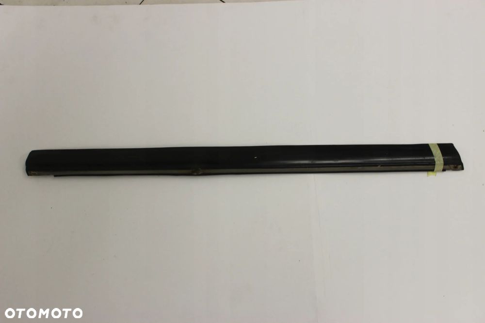 LISTWA DRZWI LEWY PRZÓD GUMA CHROM MERCEDES W123 - 2