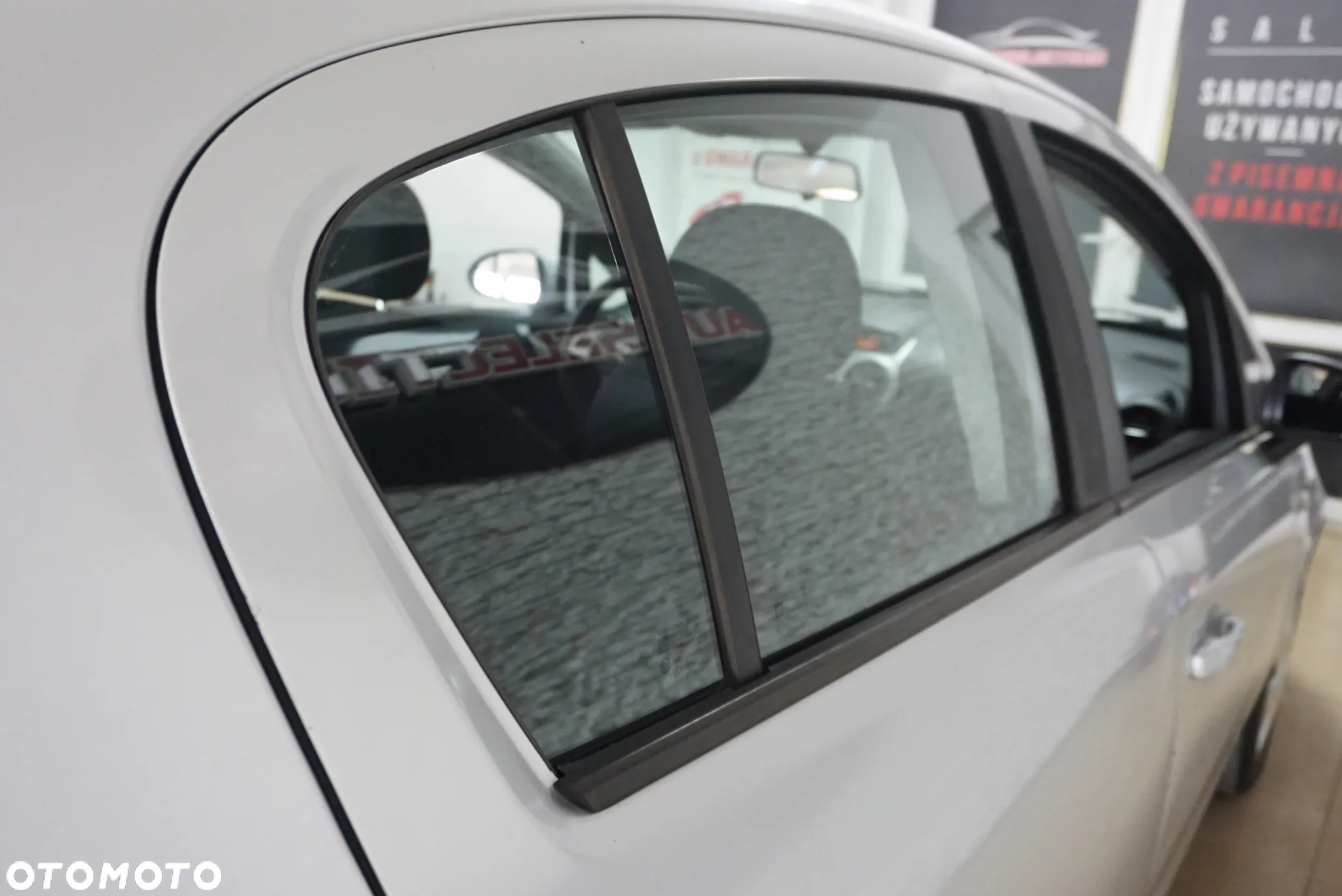 Opel Corsa 1.4 16V Enjoy - 15