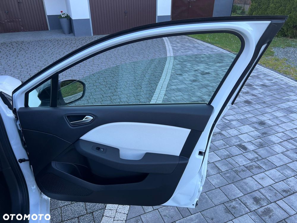 Renault Clio - 10