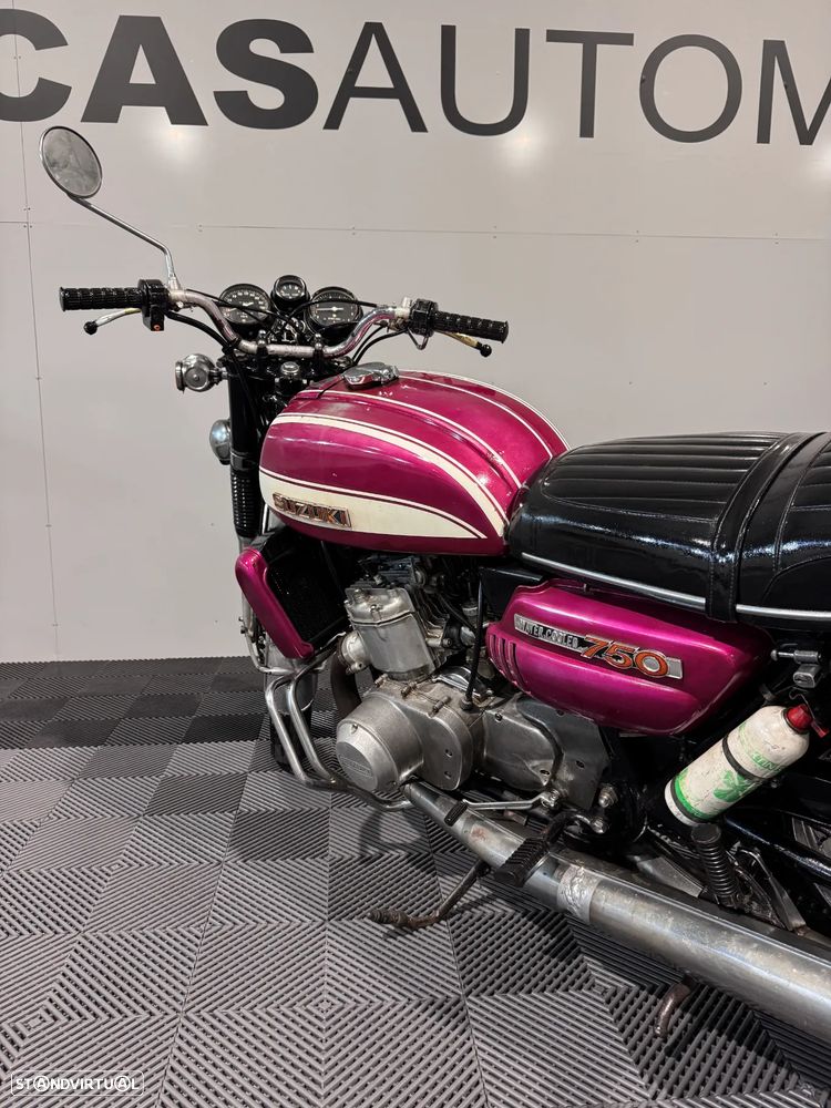 Suzuki GT 750 J - 4