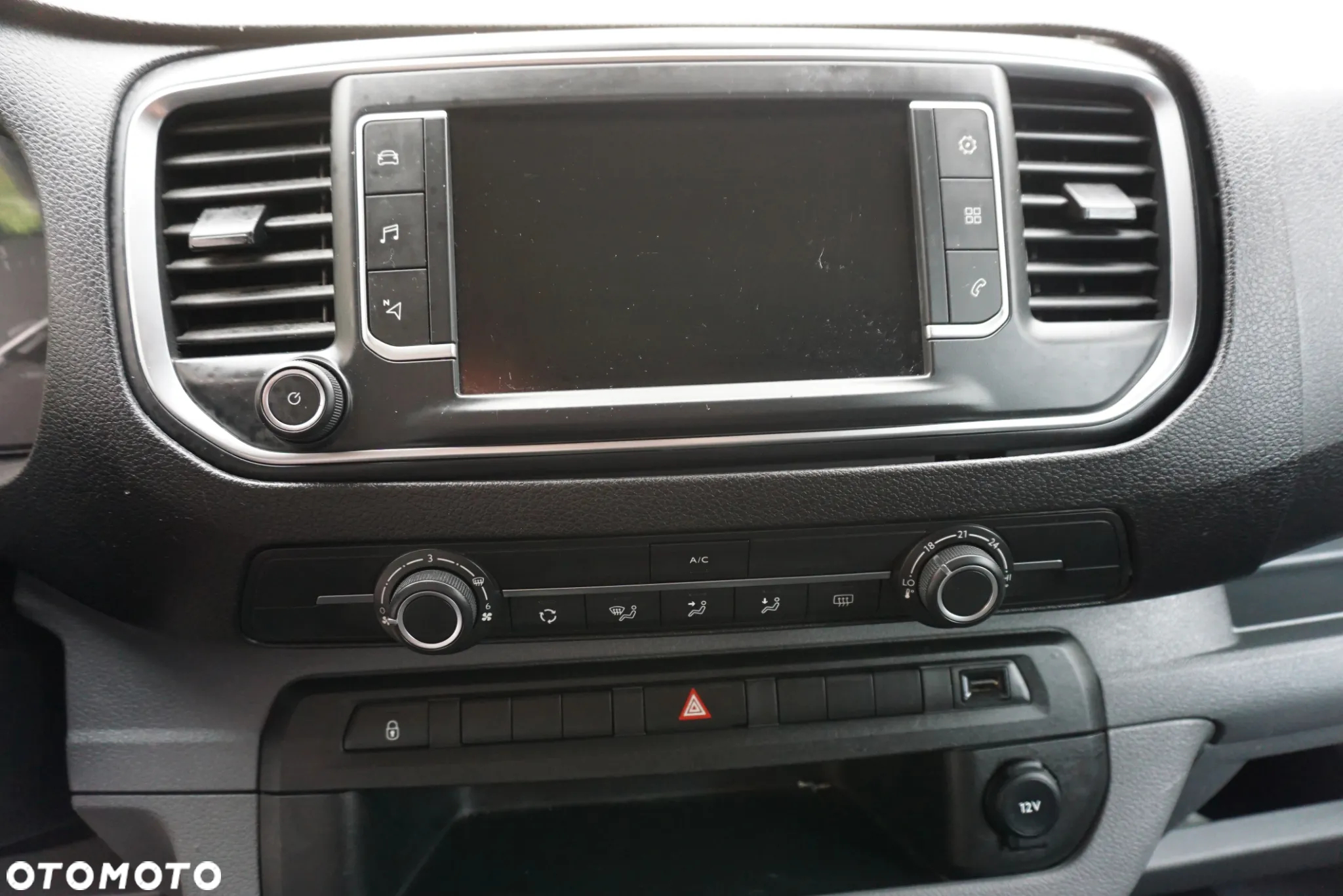 Opel Vivaro - 17