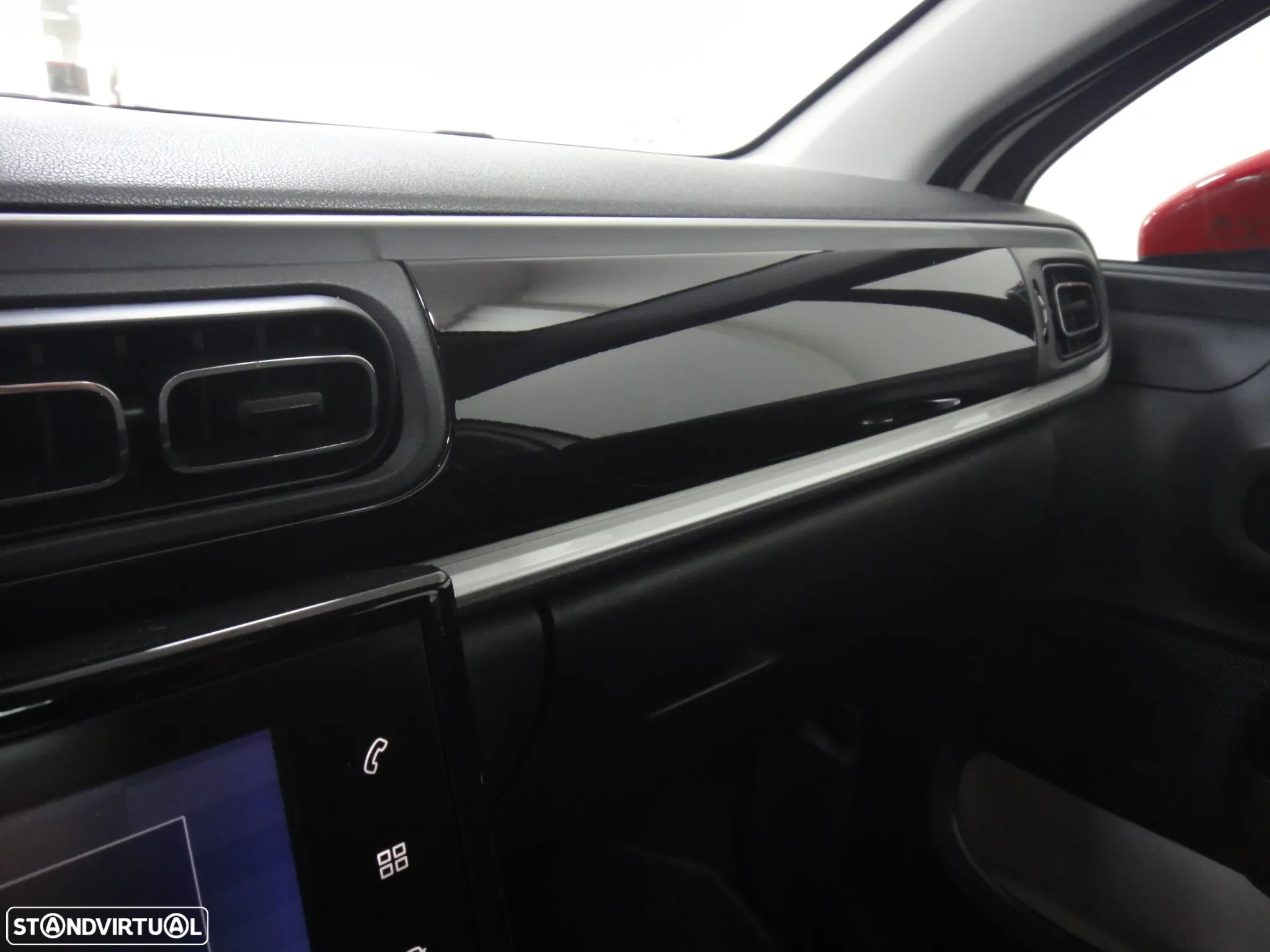 Citroën C3 1.2 PureTech Shine EAT6 - 26
