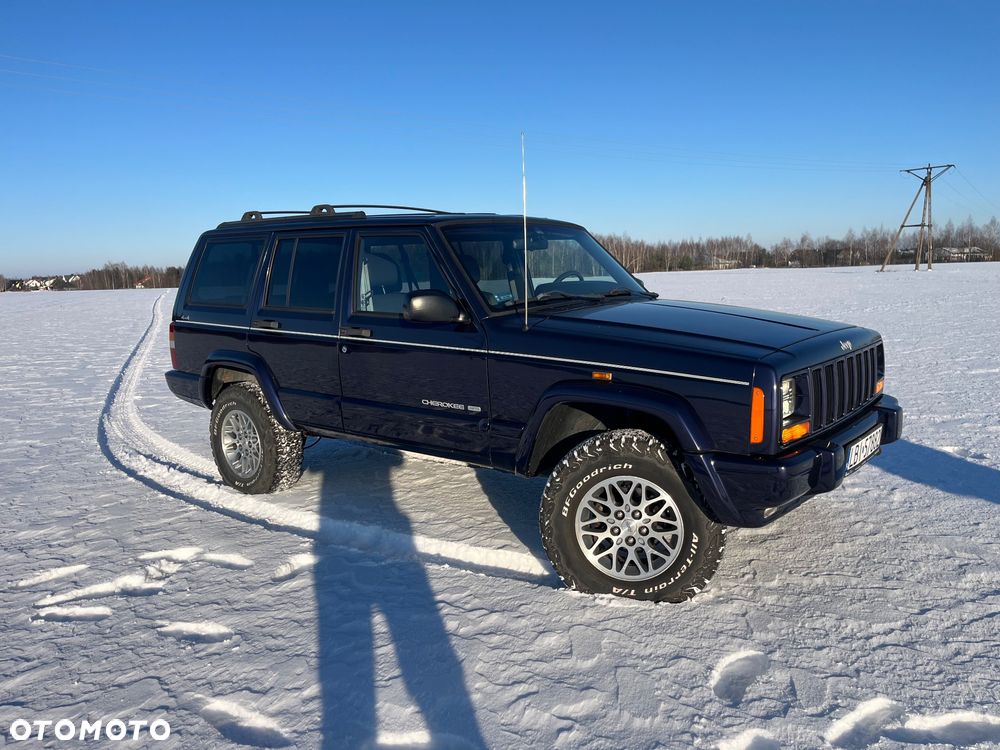 Jeep Cherokee - 1