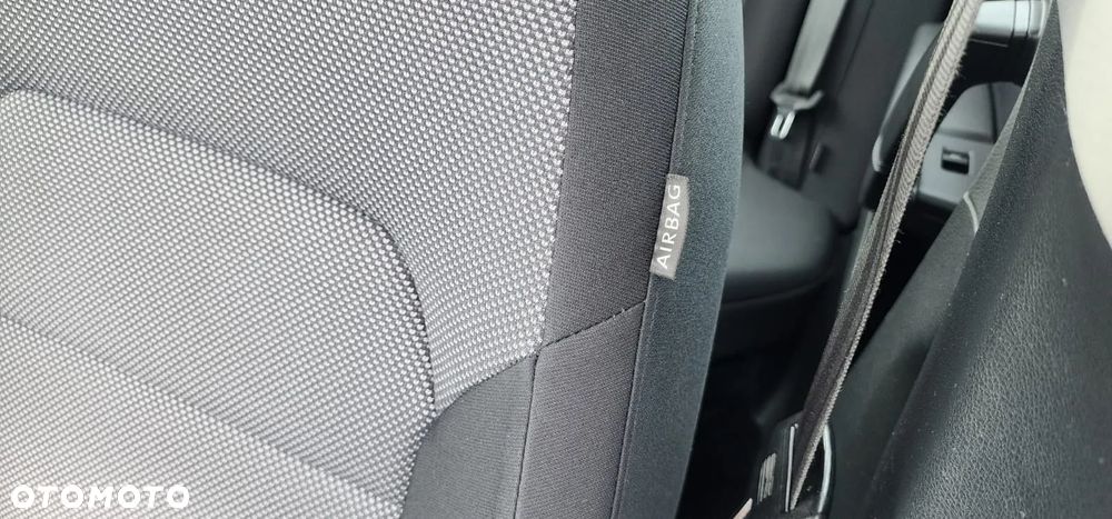 Volkswagen Passat 2.0 TDI DPF Comfortline - 24