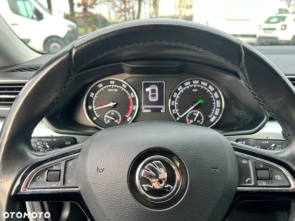 Skoda Superb 1.8 TSI Ambition DSG - 6