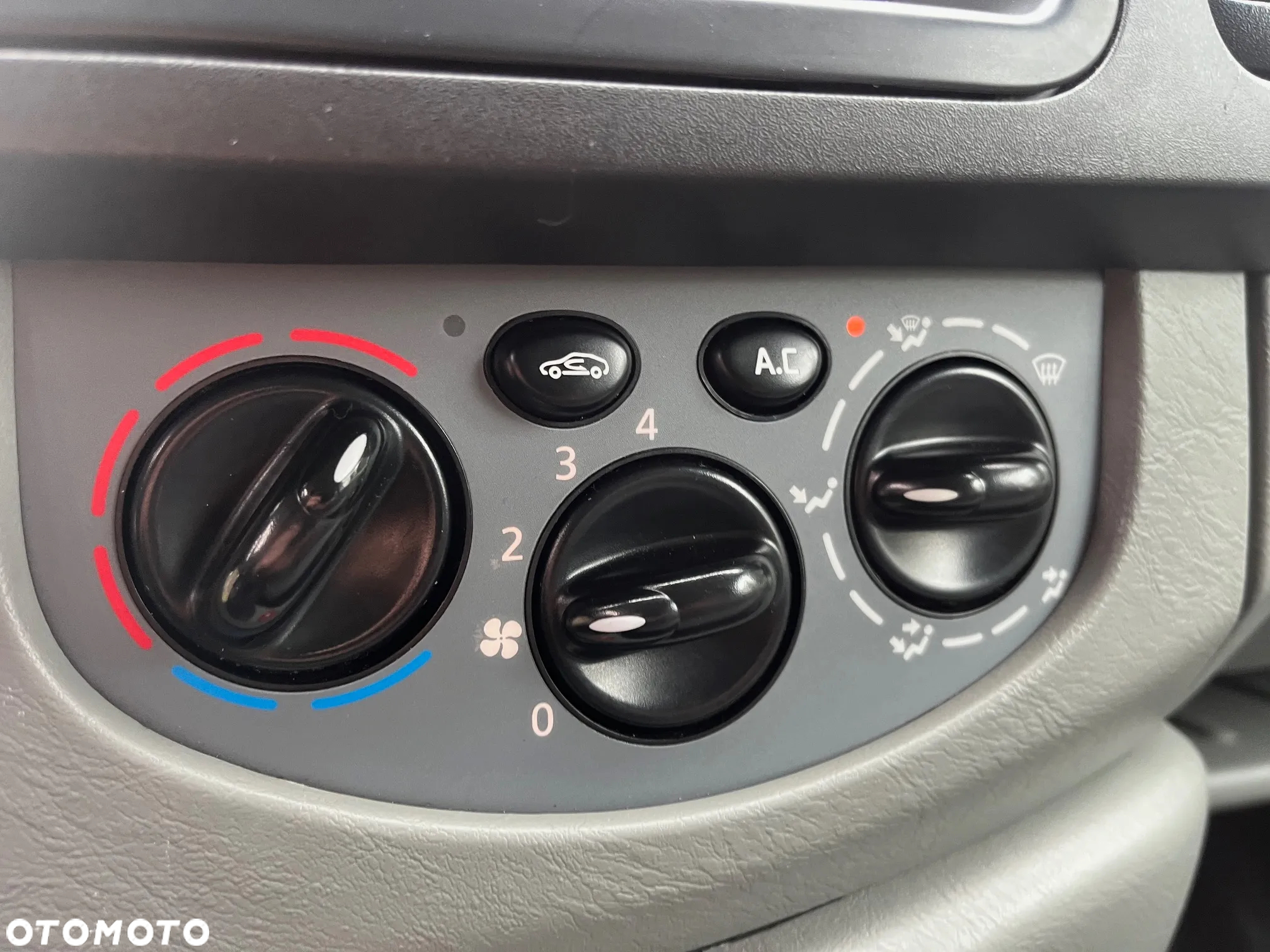 Renault Trafic - 10