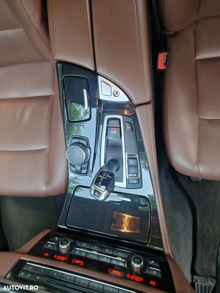 BMW Seria 5 520d Aut. Luxury Line - 17