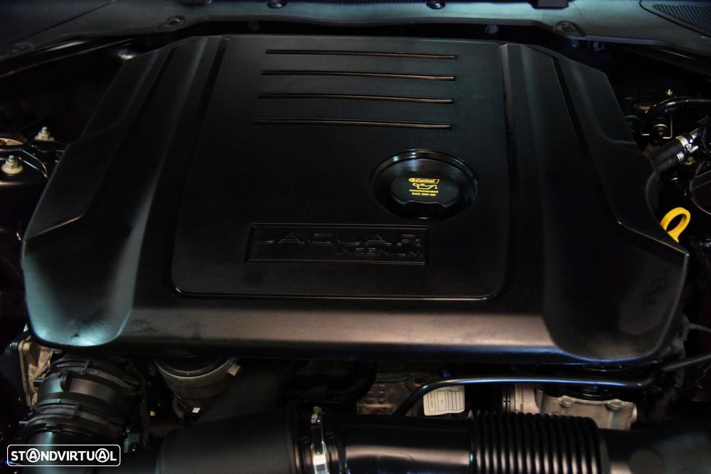 Jaguar XE 2.0 D Portfolio Aut. - 13