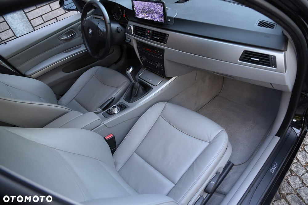 BMW Seria 3 - 32