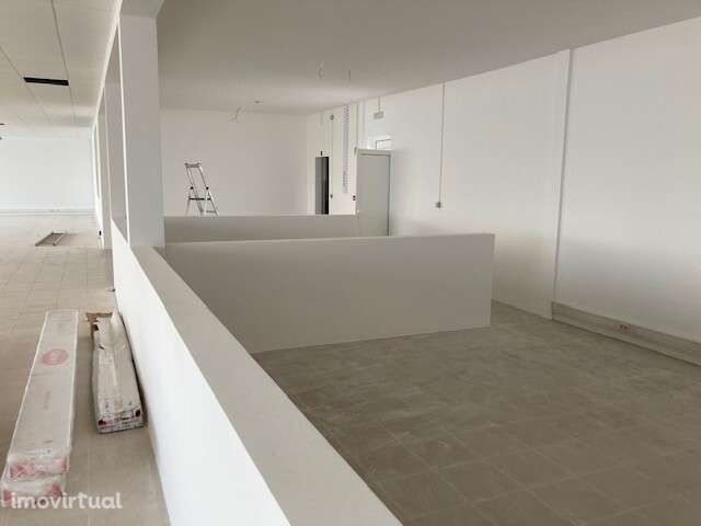 Armazém para arrendar no Carregado - Grande imagem: 3/18