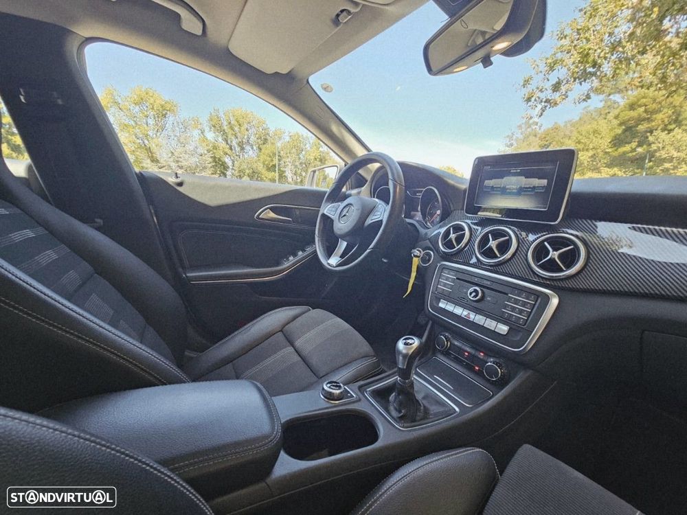 Mercedes-Benz CLA 180 (CDI) d Urban - 25