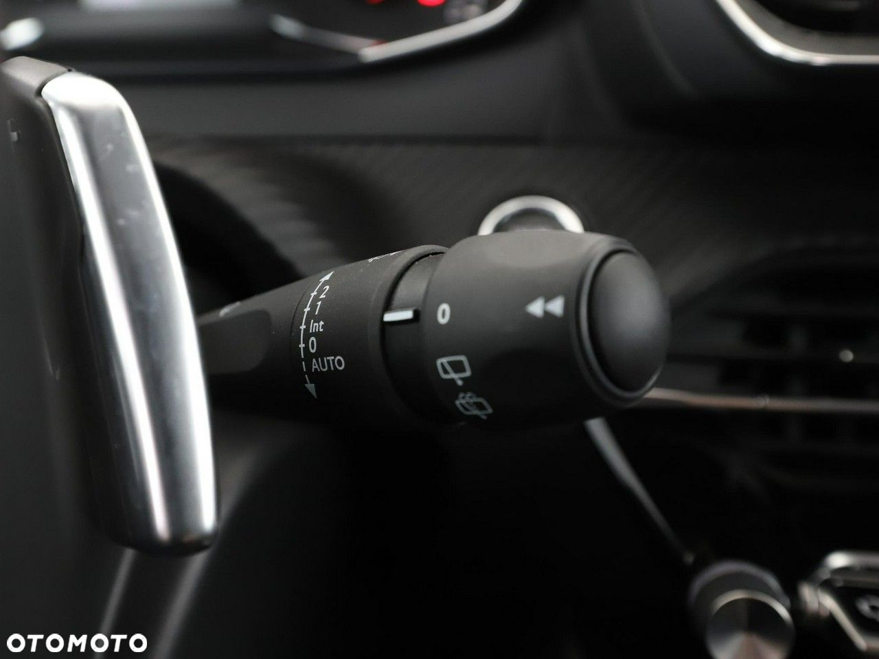 Peugeot 2008 PureTech 130 EAT8 Allure - 33