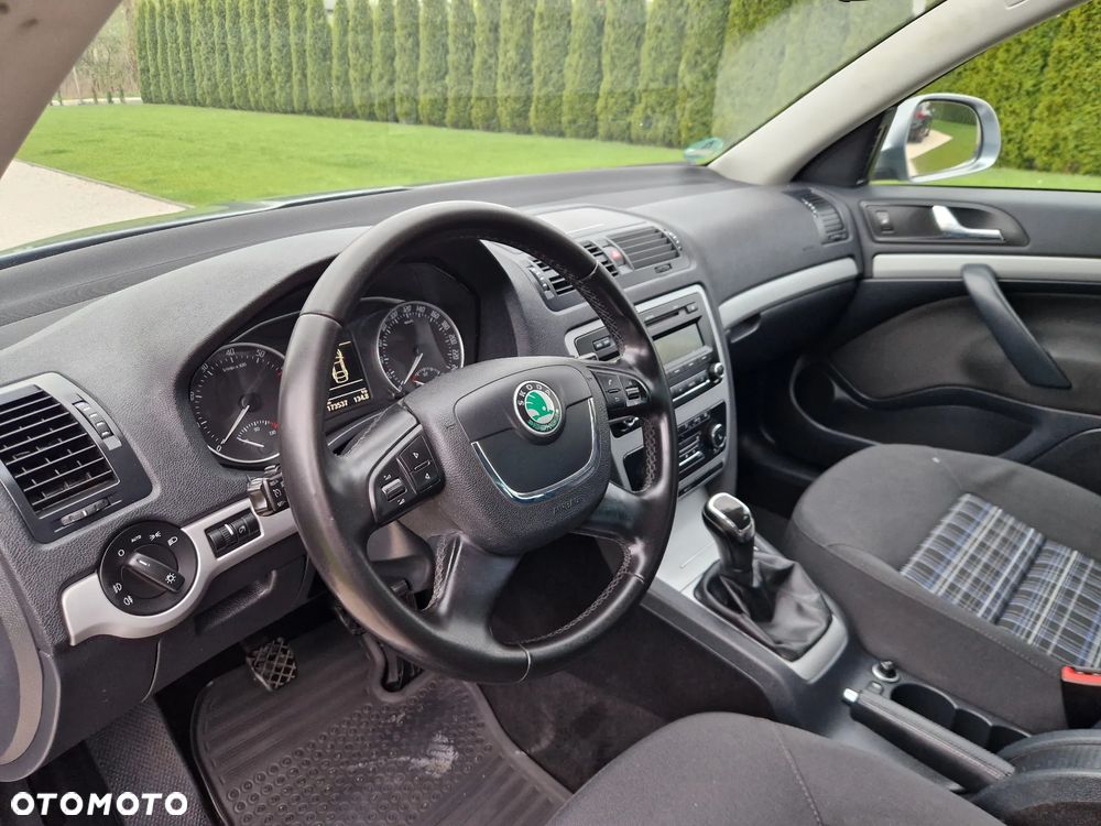 Skoda Octavia 1.8 TSI FAMILY - 39