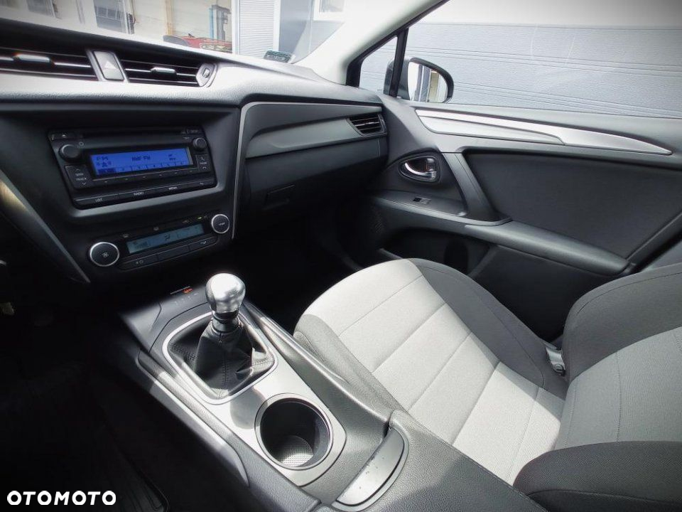 Toyota Avensis - 25