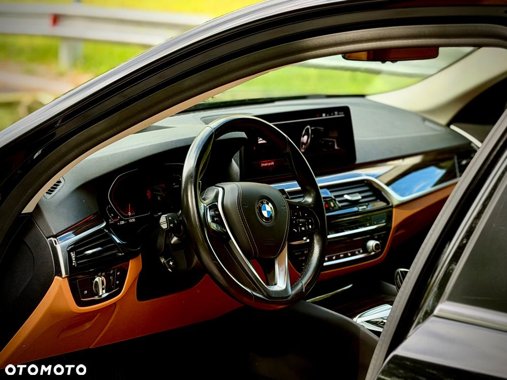 BMW Seria 5 530d xDrive - 17