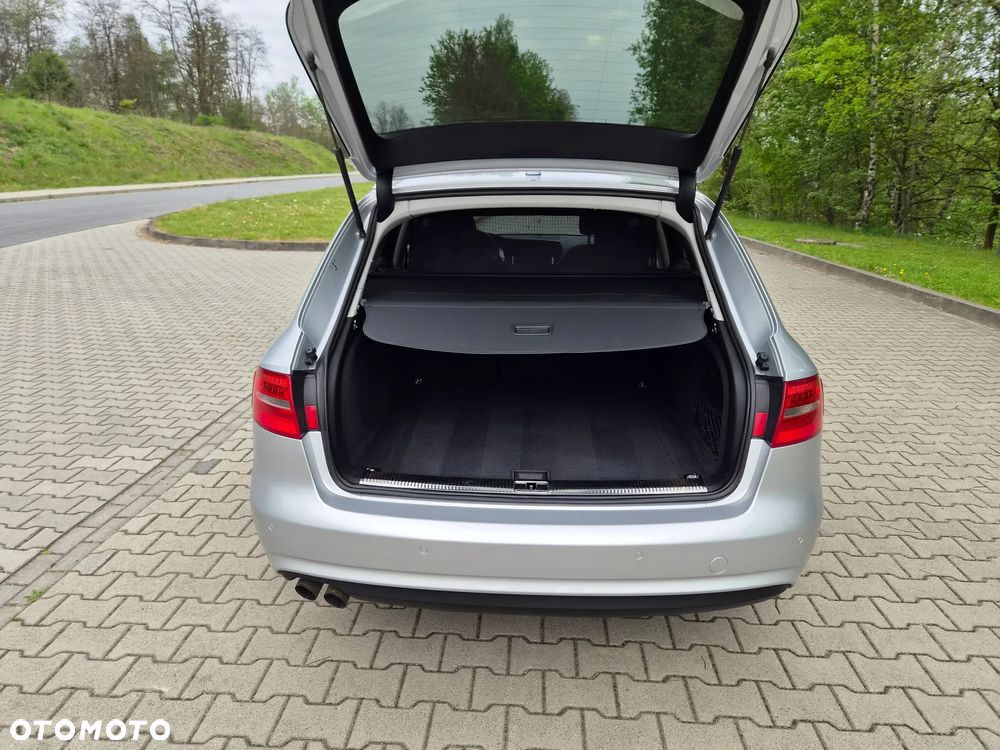 Audi A4 Avant 2.0 TDI DPF S line Sportpaket - 9