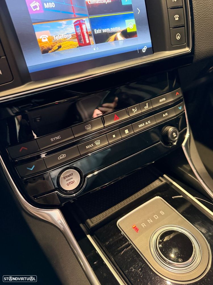 Jaguar XE 2.0 D R-Sport Aut. - 27