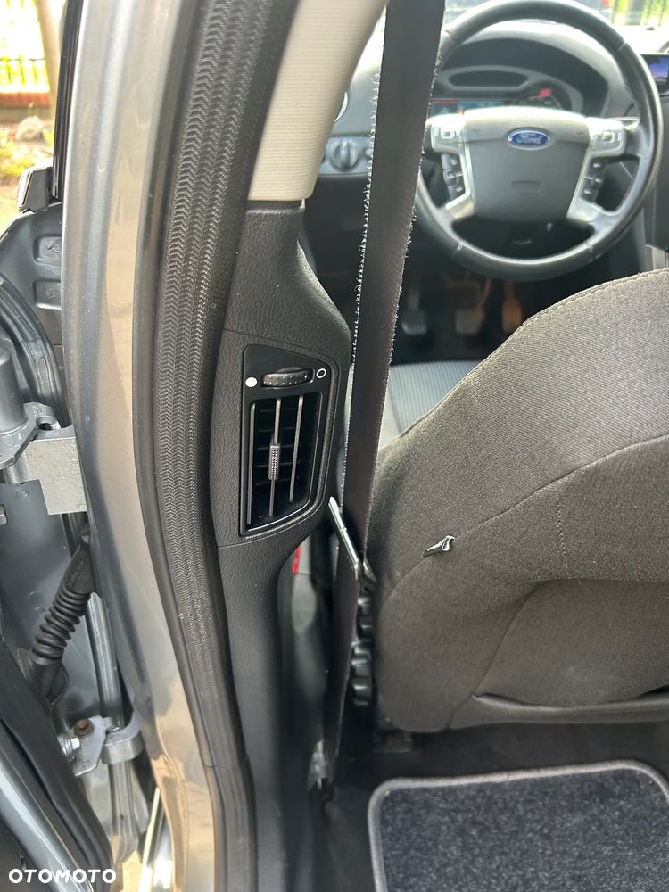 Ford Mondeo - 22