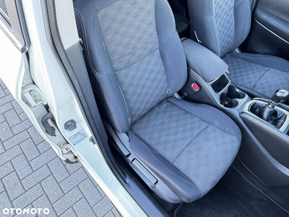Nissan Qashqai 1.5 dCi TEKNA - 27