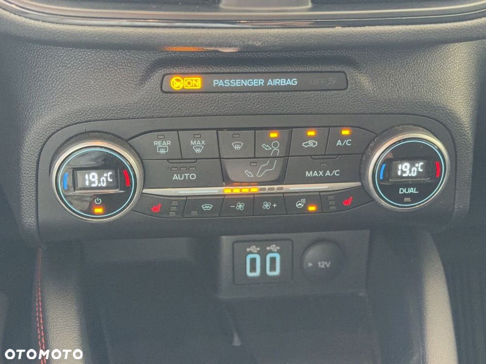 Ford Kuga - 27
