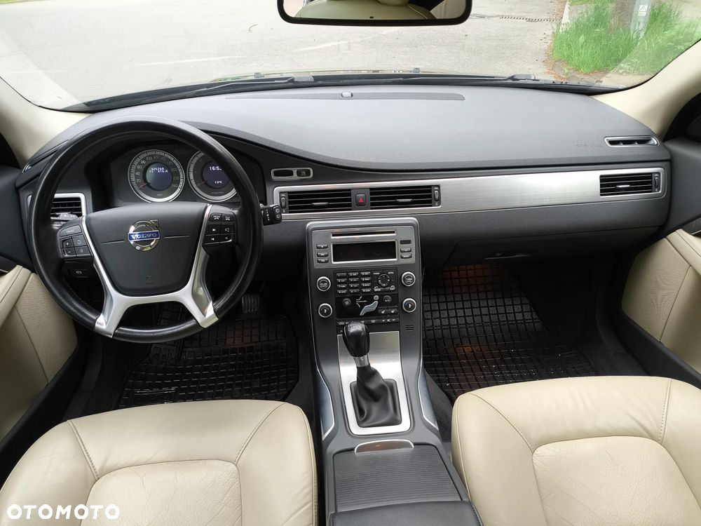 Volvo V70 D3 Momentum - 7