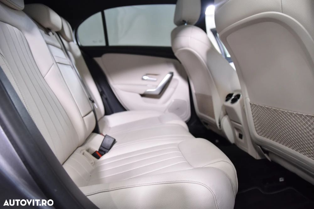 Mercedes-Benz A 250 e 8G-DCT - 12