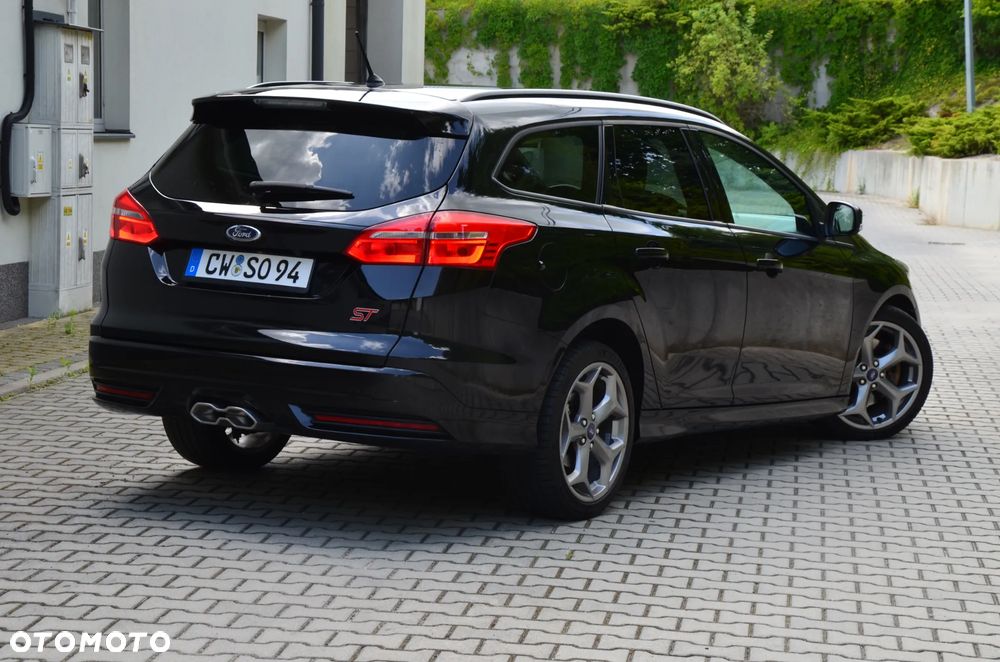 Ford Focus 2.0 TDCi ST mit Leder-Exclusiv-Paket - 3