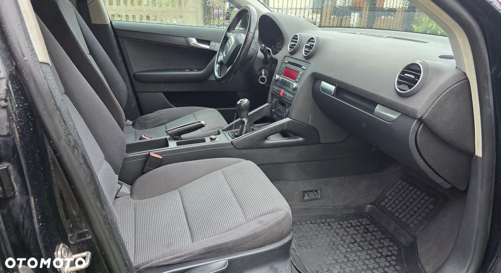 Audi A3 Sportback 1.6 Ambiente - 21