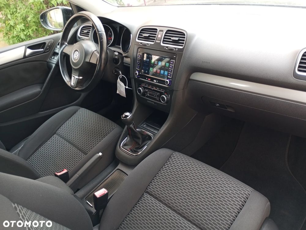 Volkswagen Golf - 6