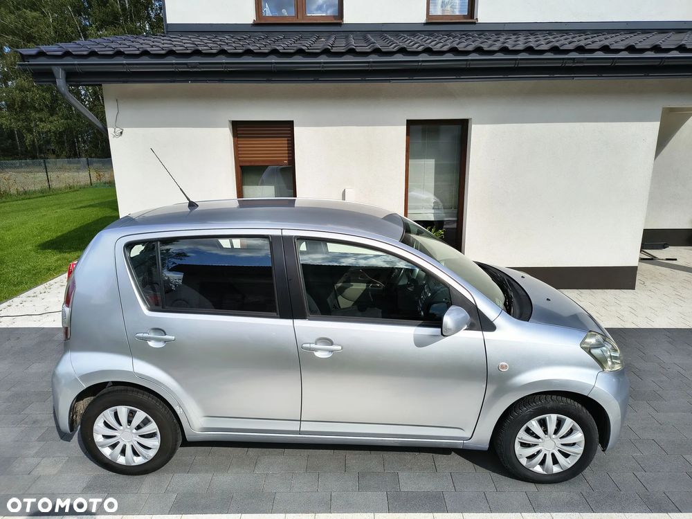 Daihatsu Sirion 1.3 - 12