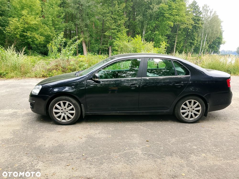 Volkswagen Jetta - 7